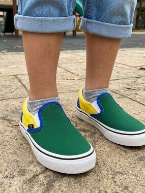 NIB Topper Brazilians Youth Slip On Shoes Size 4.5 Colorblock